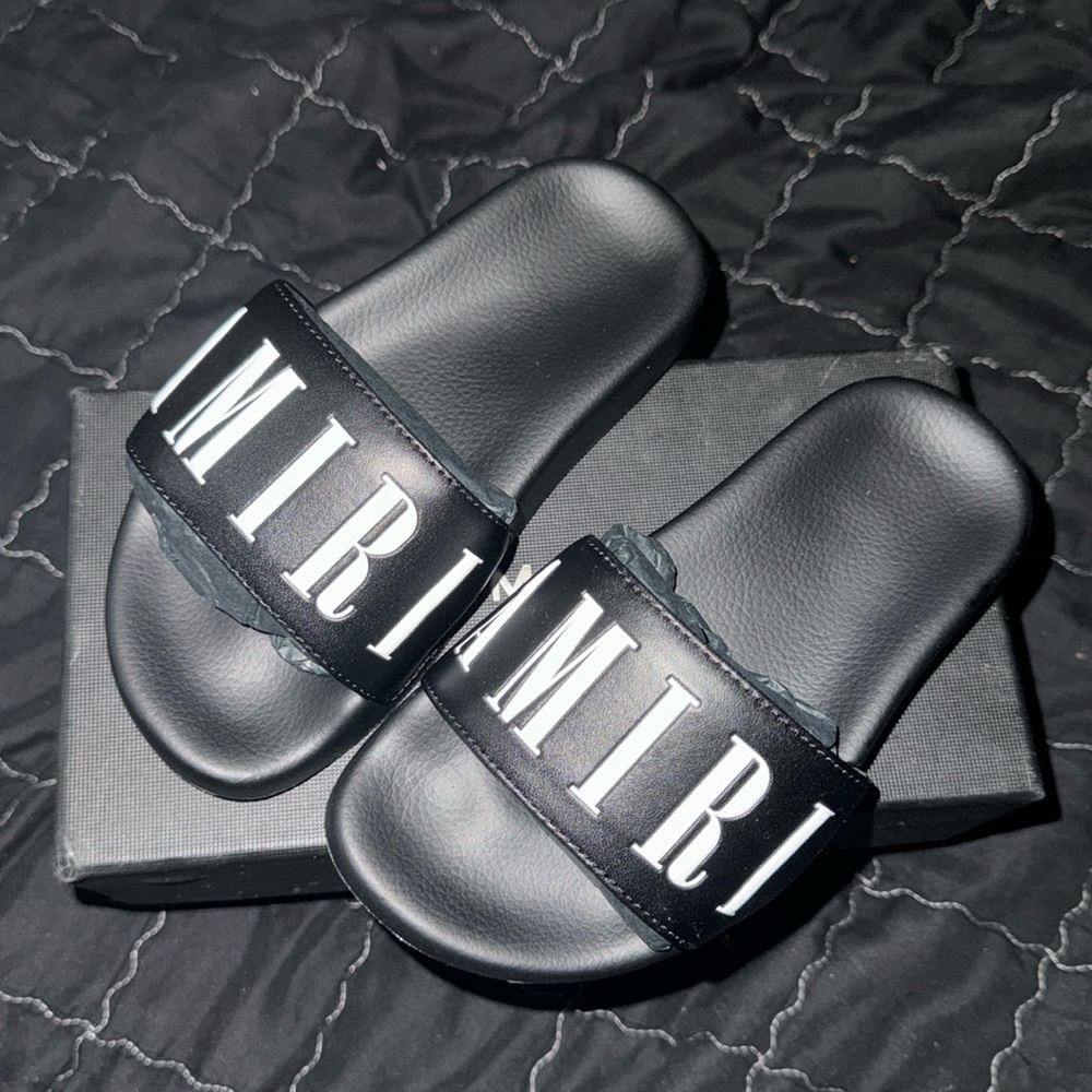 Amiri Kid Slides SIZE: 29 EUR - 11 US . ALL BLACK W. WHITE WRITING